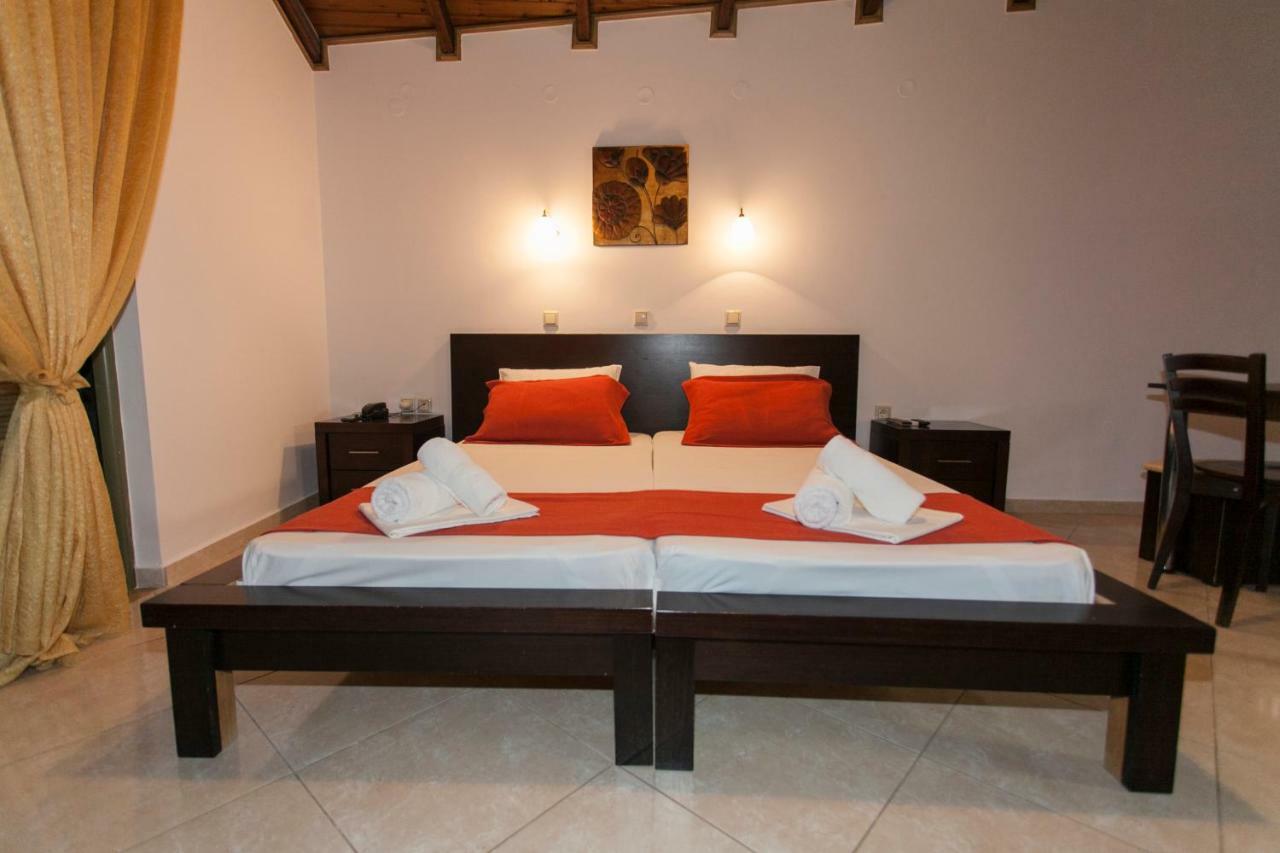 Siarbas Hotel Paralia Vrachou Dış mekan fotoğraf