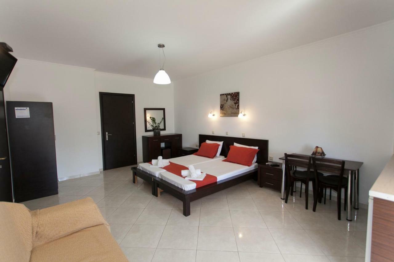 Siarbas Hotel Paralia Vrachou Dış mekan fotoğraf